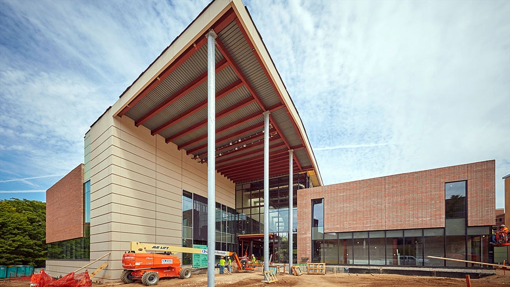 The pavilion building under construction